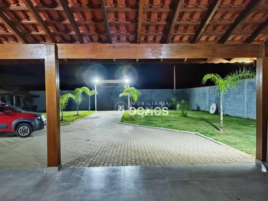 Foto 3 de Chácara com 3 quartos à venda, 1000m2 em Bom Jardim II, Guaratingueta - SP