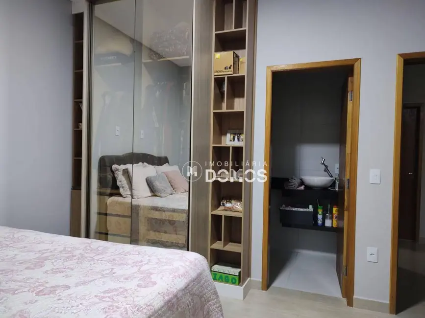 Foto 8 de Chácara com 3 quartos à venda, 1000m2 em Bom Jardim II, Guaratingueta - SP