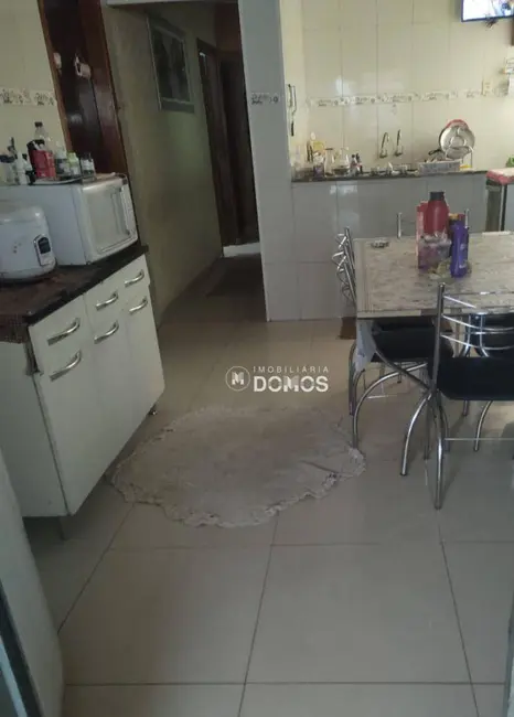 Foto 3 de Casa com 3 quartos à venda, 250m2 em Jardim do Vale, Guaratingueta - SP