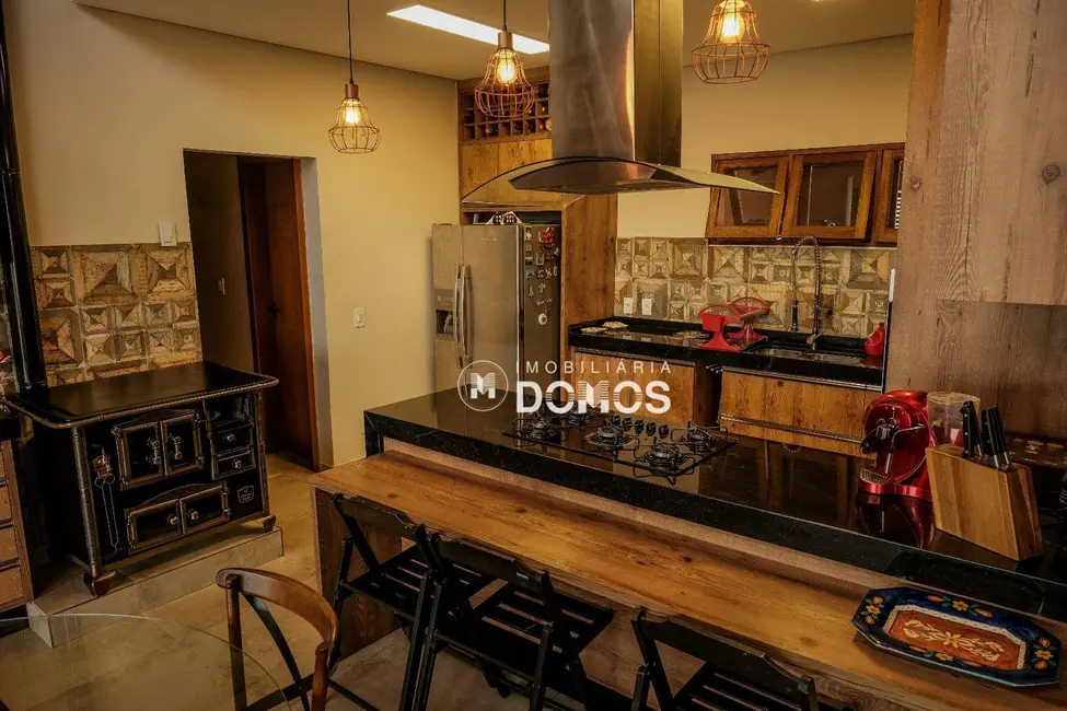 Casa de Condomínio com 4 quartos à venda, 690m2 em Village Mantiqueira, Guaratingueta - SP - imagem 3 Foto 3 de Casa de Condomínio com 4 quartos à venda, 690m2 em Village Mantiqueira, Guaratingueta - SP