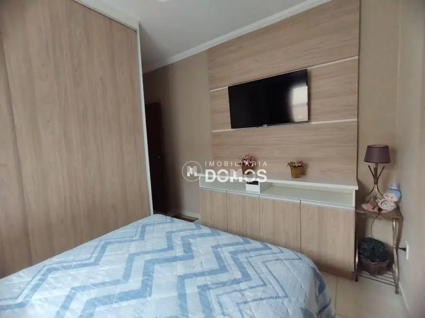 Foto 8 de Casa com 2 quartos à venda, 250m2 em Engenheiro Neiva, Guaratingueta - SP