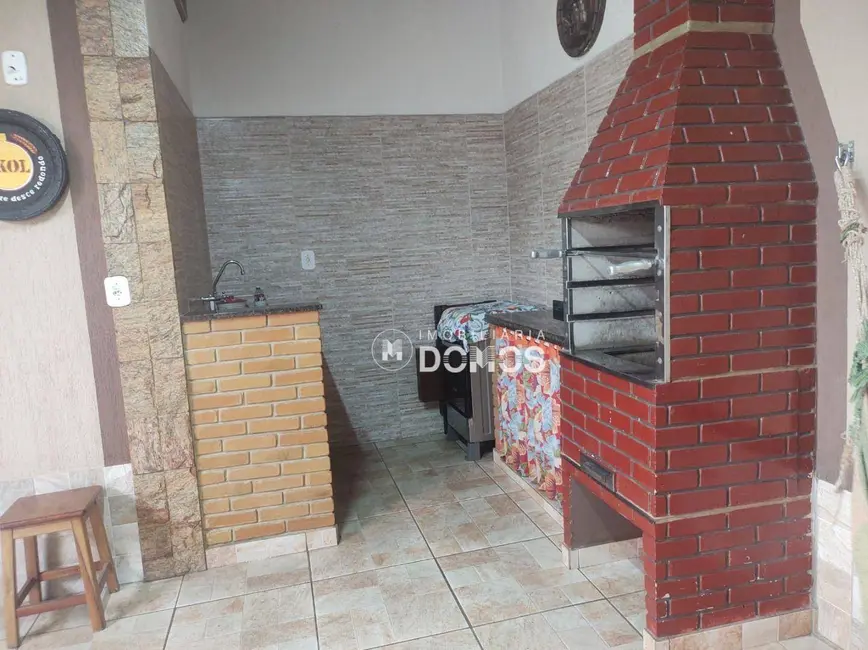Foto 2 de Casa com 2 quartos à venda, 250m2 em Engenheiro Neiva, Guaratingueta - SP