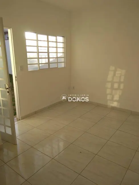 Foto 4 de Casa com 3 quartos à venda, 360m2 em Residencial COOPEMI I, Guaratingueta - SP
