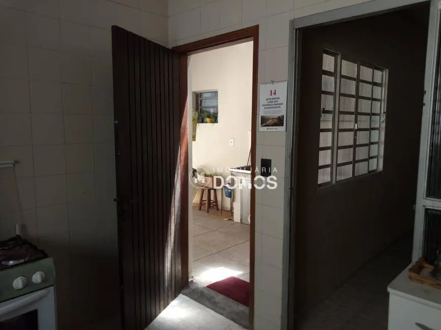 Foto 9 de Casa com 3 quartos à venda, 300m2 em Vila Alves, Guaratingueta - SP