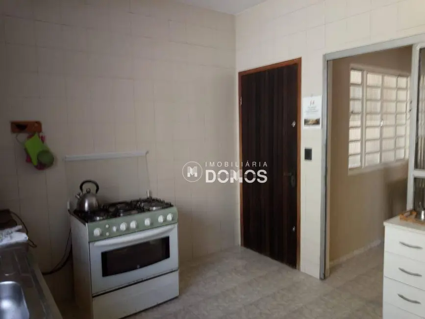 Foto 5 de Casa com 3 quartos à venda, 300m2 em Vila Alves, Guaratingueta - SP