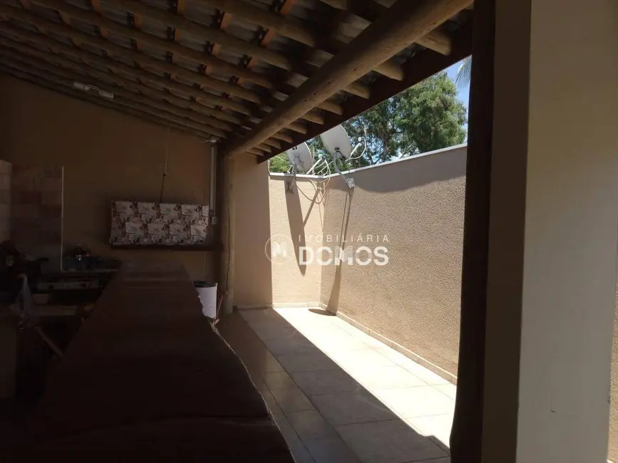 Foto 1 de Casa com 3 quartos à venda, 300m2 em Vila Alves, Guaratingueta - SP