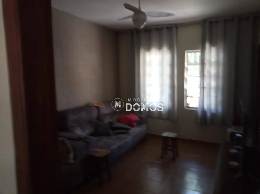 Foto 2 de Casa com 3 quartos à venda, 300m2 em Vila Alves, Guaratingueta - SP