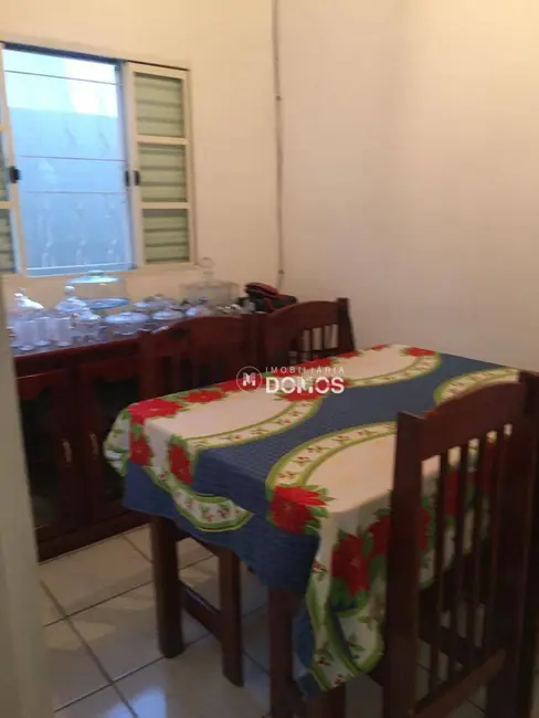 Foto 2 de Casa com 2 quartos à venda, 156m2 em Jardim Coelho Neto, Guaratingueta - SP