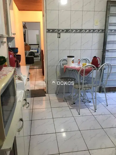 Foto 6 de Casa com 2 quartos à venda, 156m2 em Jardim Coelho Neto, Guaratingueta - SP