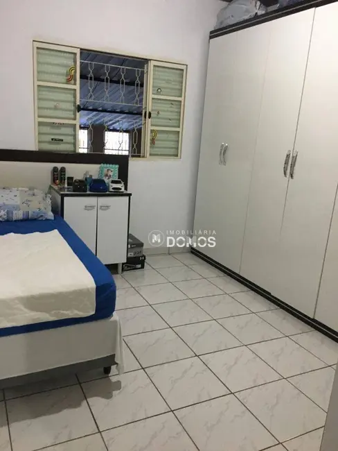 Foto 1 de Casa com 2 quartos à venda, 156m2 em Jardim Coelho Neto, Guaratingueta - SP