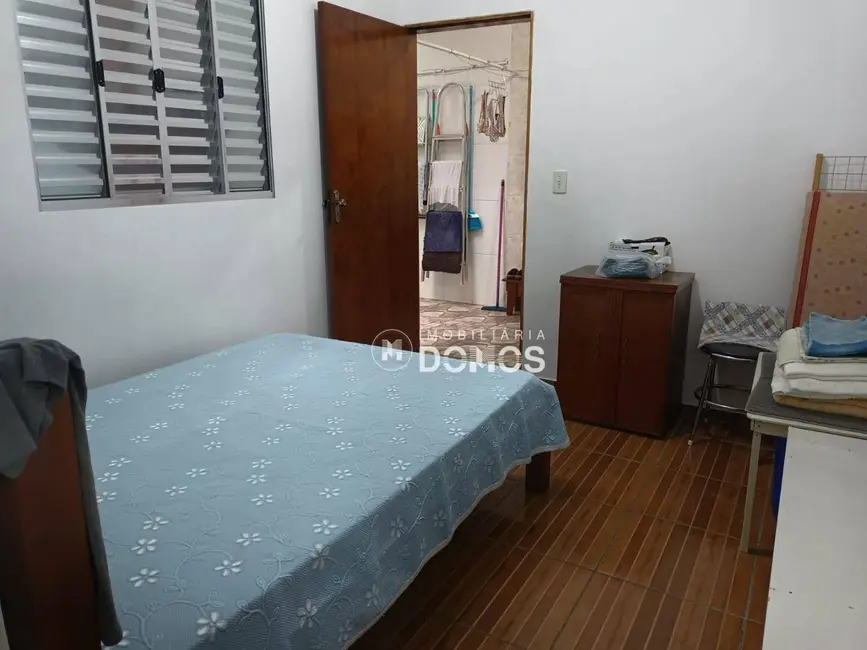 Foto 5 de Casa com 6 quartos à venda, 140m2 em Jardim Esperança, Guaratingueta - SP