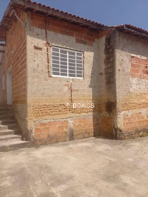 Foto 2 de Casa com 3 quartos à venda, 250m2 em Guaratingueta - SP
