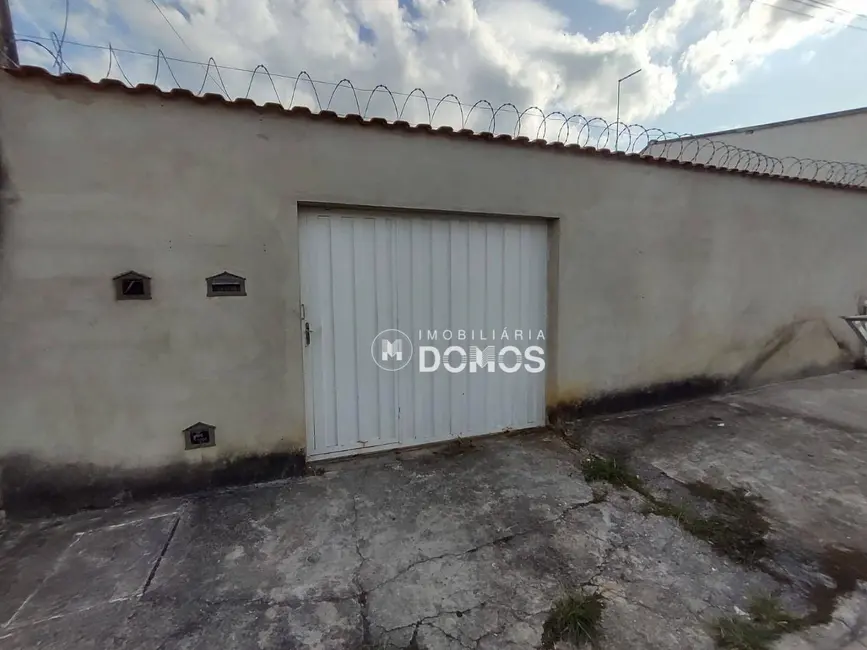 Foto 1 de Casa com 3 quartos à venda, 250m2 em Guaratingueta - SP