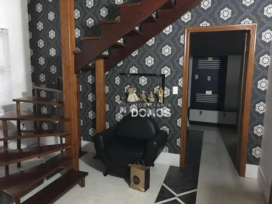 Foto 3 de Casa com 3 quartos à venda, 585m2 em Parque Residencial Mirante do Vale, Guaratingueta - SP