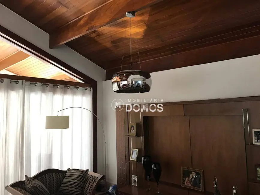 Foto 4 de Casa com 3 quartos à venda, 585m2 em Parque Residencial Mirante do Vale, Guaratingueta - SP