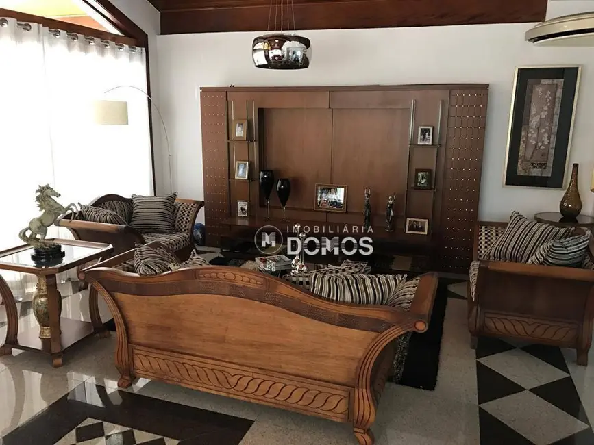 Foto 5 de Casa com 3 quartos à venda, 585m2 em Parque Residencial Mirante do Vale, Guaratingueta - SP