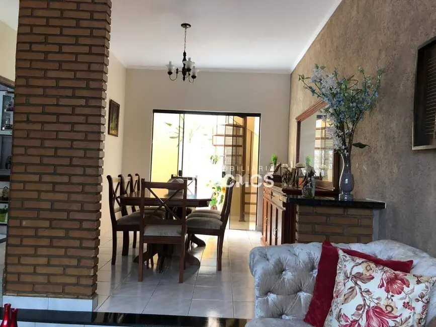 Foto 4 de Casa com 3 quartos à venda, 250m2 em Parque das Árvores, Guaratingueta - SP