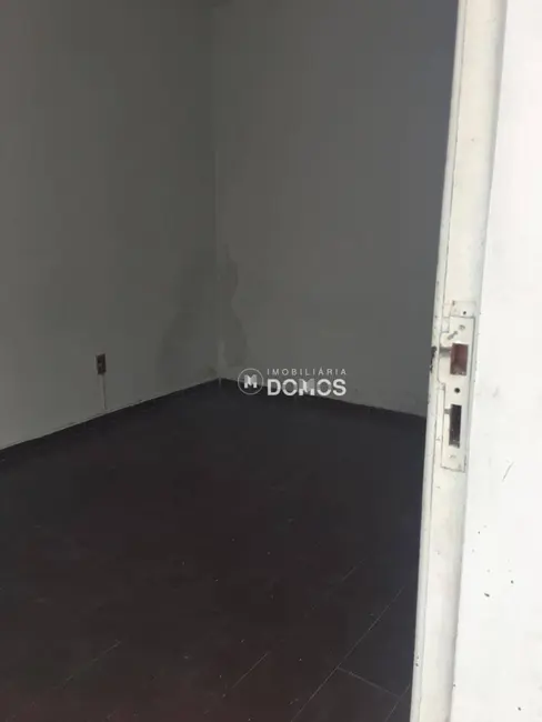 Foto 4 de Casa com 3 quartos para alugar, 250m2 em Centro, Lorena - SP