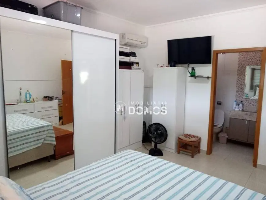Foto 4 de Chácara com 3 quartos à venda, 2000m2 em Bom Jardim I, Guaratingueta - SP