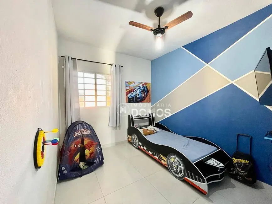 Foto 3 de Casa com 3 quartos à venda, 170m2 em Jardim França I, Guaratingueta - SP