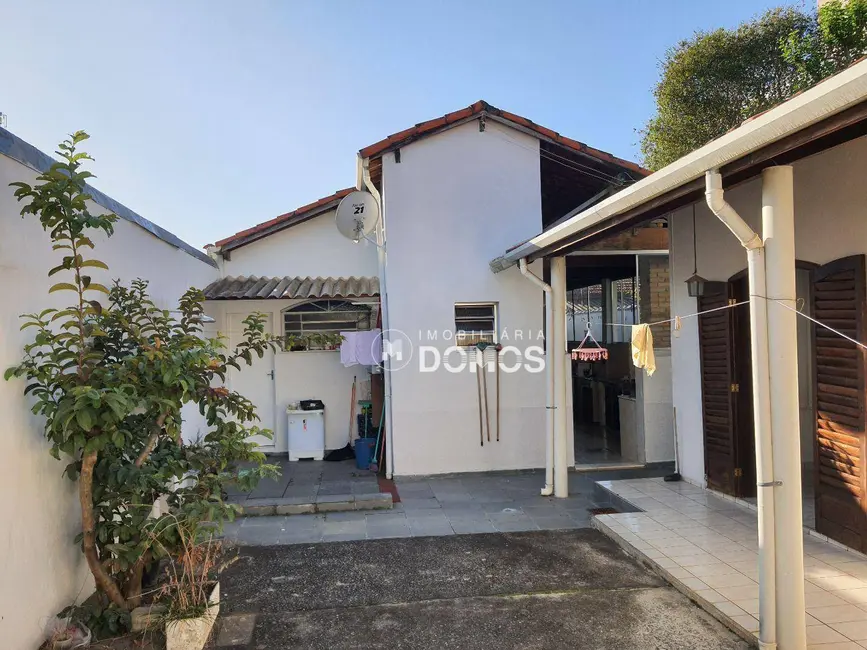 Foto 2 de Casa com 3 quartos à venda, 500m2 em Vila Eliana Maria, Guaratingueta - SP