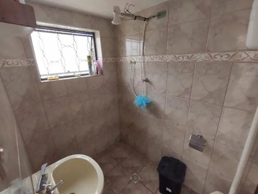 Chácara com 5 quartos à venda, 1052m2 em Chácaras Piagui, Guaratingueta - SP - imagem 5 Foto 5 de Chácara com 5 quartos à venda, 1052m2 em Chácaras Piagui, Guaratingueta - SP