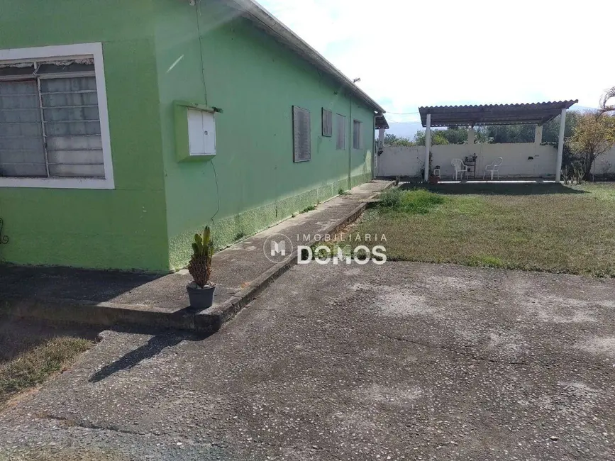 Casa com 3 quartos à venda, 375m2 em Jardim Indepedência, Guaratingueta - SP - imagem 1 Foto 1 de Casa com 3 quartos à venda, 375m2 em Jardim Indepedência, Guaratingueta - SP