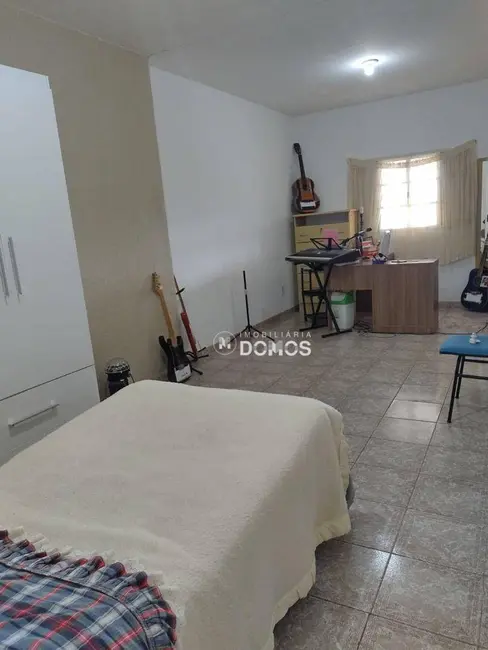 Casa com 3 quartos à venda, 375m2 em Jardim Indepedência, Guaratingueta - SP - imagem 8 Foto 8 de Casa com 3 quartos à venda, 375m2 em Jardim Indepedência, Guaratingueta - SP