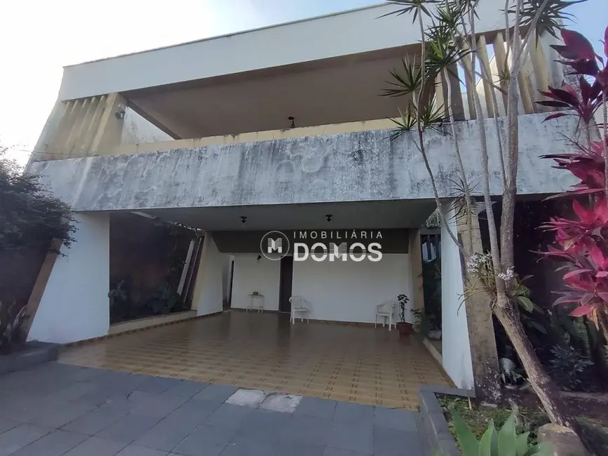 Foto 1 de Casa com 4 quartos à venda, 300m2 em Nova Guará, Guaratingueta - SP
