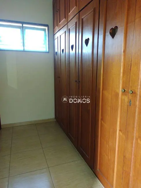Foto 3 de Casa com 4 quartos à venda, 300m2 em Nova Guará, Guaratingueta - SP