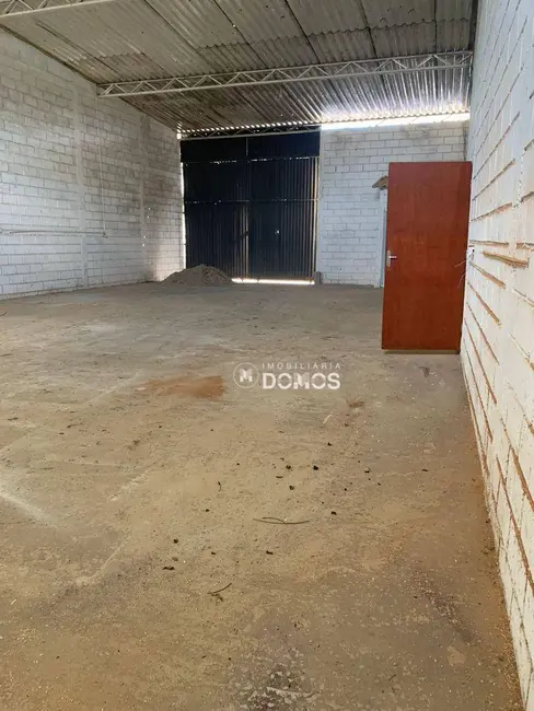 Foto 2 de Armazém / Galpão para alugar, 364m2 em Guaratingueta - SP