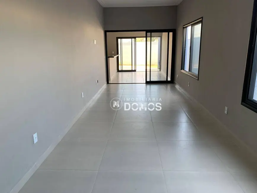 Foto 1 de Casa de Condomínio com 3 quartos à venda, 300m2 em Potim - SP