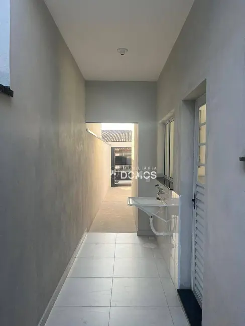 Foto 2 de Casa com 2 quartos à venda, 125m2 em Jardim do Vale, Guaratingueta - SP