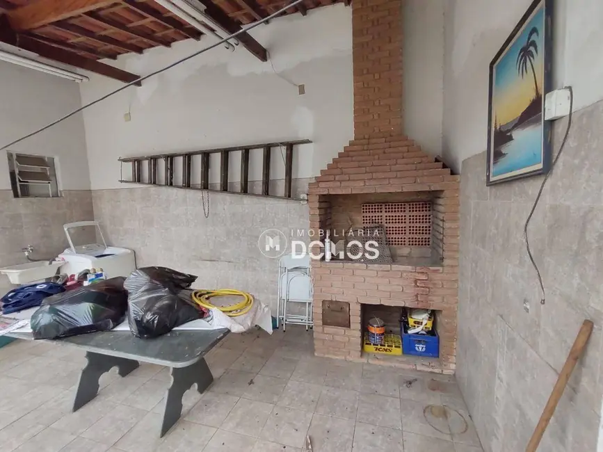 Foto 2 de Casa com 3 quartos à venda, 250m2 em Parque Residencial Beira Rio, Guaratingueta - SP