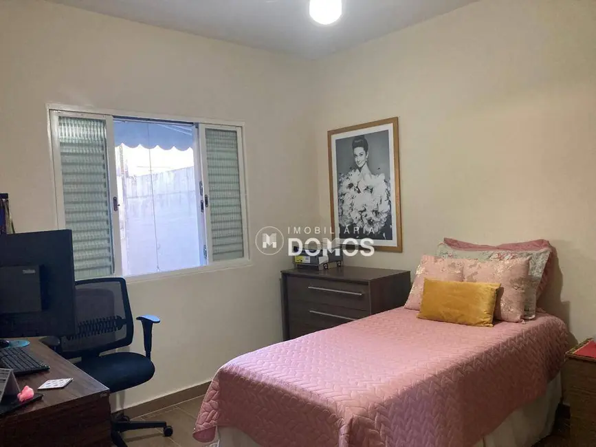 Casa com 3 quartos à venda, 250m2 em Residencial Village Santana, Guaratingueta - SP - imagem 7 Foto 7 de Casa com 3 quartos à venda, 250m2 em Residencial Village Santana, Guaratingueta - SP