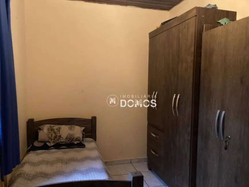 Foto 3 de Casa com 3 quartos à venda, 250m2 em Parque São Francisco, Guaratingueta - SP