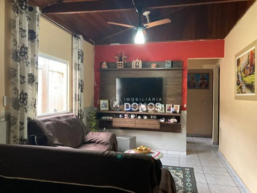 Foto 2 de Casa com 3 quartos à venda, 250m2 em Parque São Francisco, Guaratingueta - SP