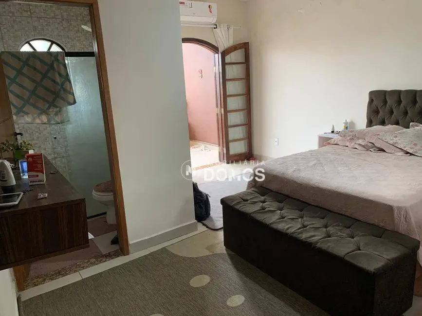 Foto 6 de Casa com 3 quartos à venda, 140m2 em Jardim Esperança, Guaratingueta - SP