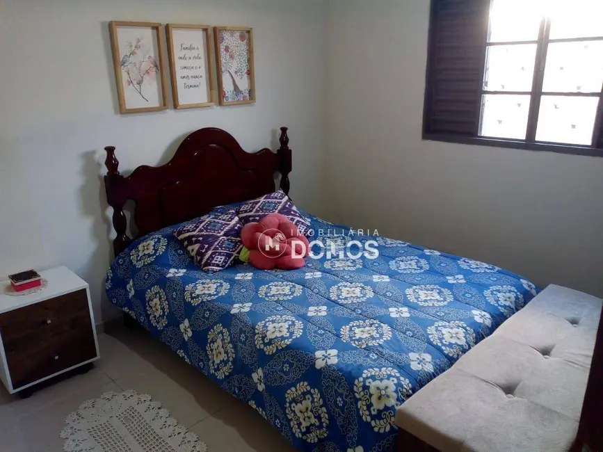 Foto 9 de Casa com 2 quartos à venda, 130m2 em Vila Rica, Pindamonhangaba - SP