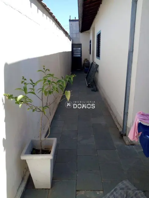 Foto 3 de Casa com 2 quartos à venda, 130m2 em Vila Rica, Pindamonhangaba - SP