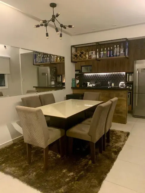 Foto 1 de Apartamento com 2 quartos à venda, 75m2 em Guaratingueta - SP