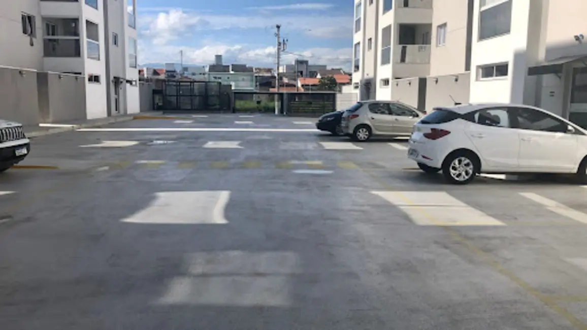 Foto 4 de Apartamento com 2 quartos à venda, 75m2 em Guaratingueta - SP