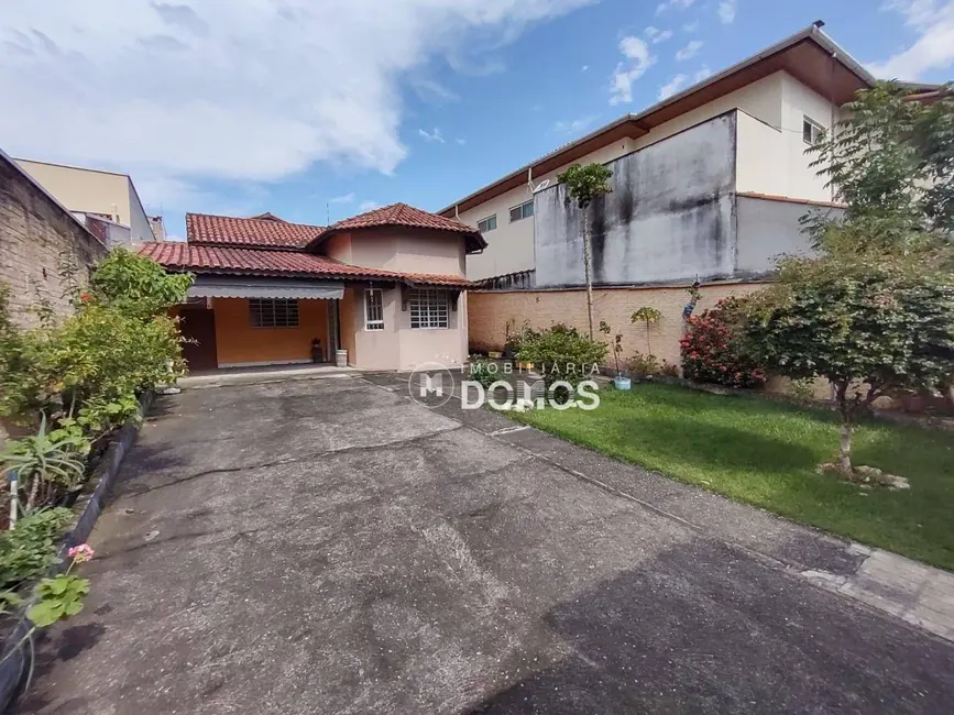 Casa com 2 quartos à venda, 250m2 em Jardim Coelho Neto, Guaratingueta - SP - imagem 9 Foto 9 de Casa com 2 quartos à venda, 250m2 em Jardim Coelho Neto, Guaratingueta - SP