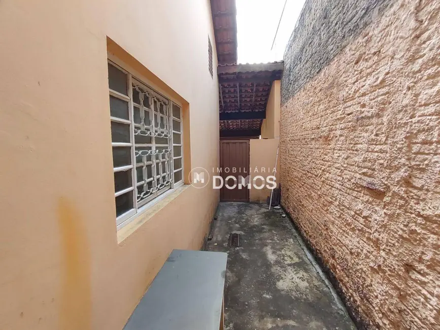 Foto 2 de Casa com 2 quartos à venda, 250m2 em Jardim Coelho Neto, Guaratingueta - SP