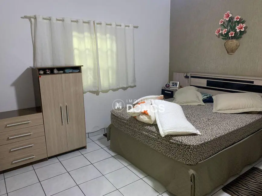 Foto 3 de Casa com 3 quartos à venda, 170m2 em Vila Municipal I, Guaratingueta - SP