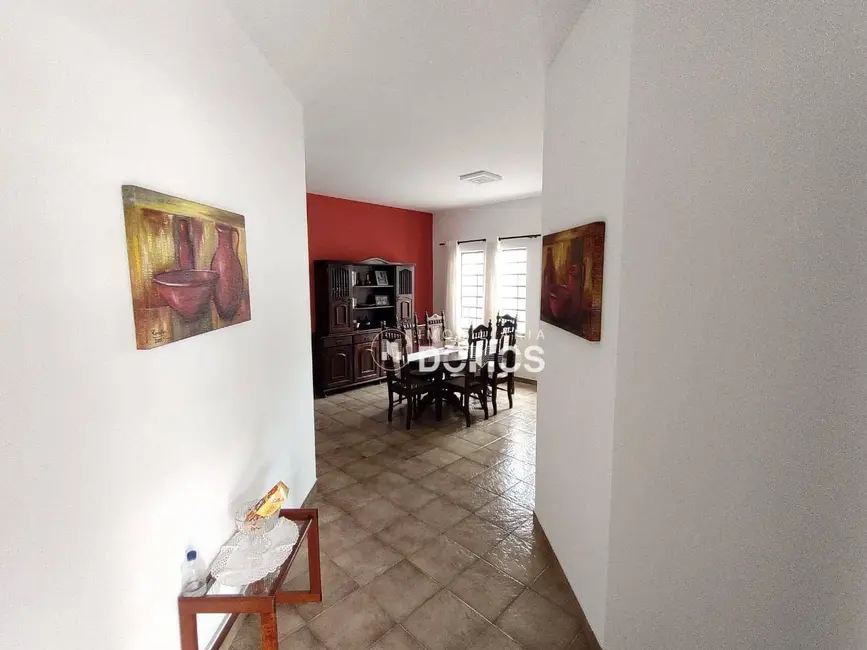 Casa com 3 quartos à venda, 300m2 em Portal das Colinas, Guaratingueta - SP - imagem 4 Foto 4 de Casa com 3 quartos à venda, 300m2 em Portal das Colinas, Guaratingueta - SP