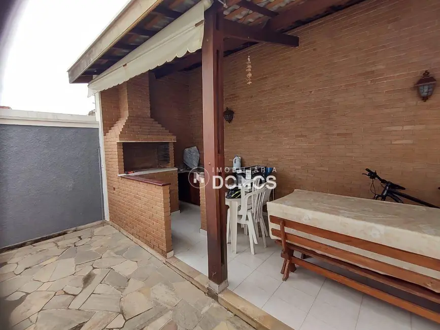 Foto 2 de Casa com 3 quartos à venda, 300m2 em Portal das Colinas, Guaratingueta - SP