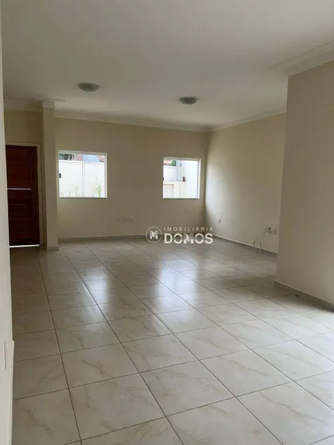 Foto 4 de Casa com 3 quartos para alugar, 455m2 em Parque Residencial Mirante do Vale, Guaratingueta - SP
