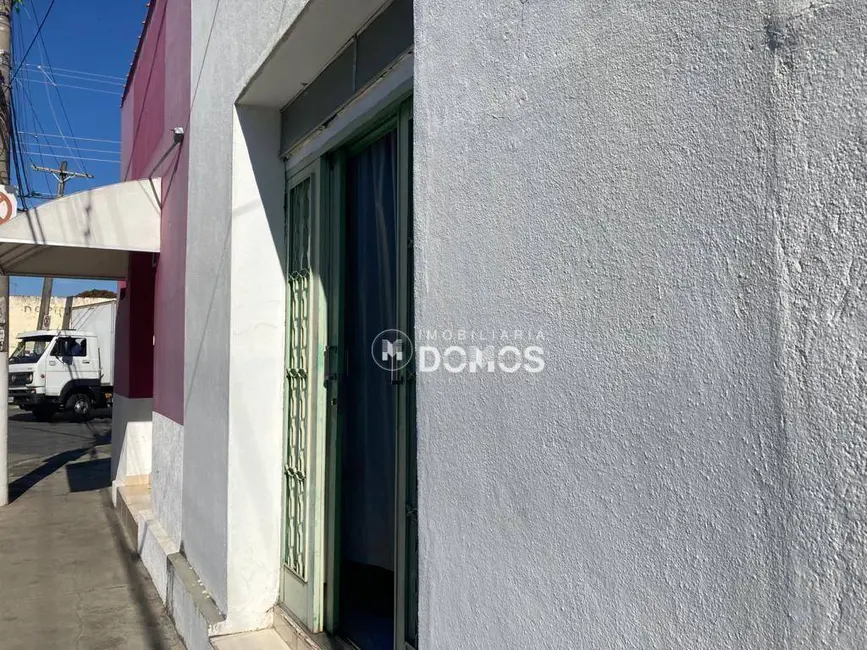 Foto 2 de Loja à venda, 132m2 em Vila Comendador Rodrigues Alves, Guaratingueta - SP