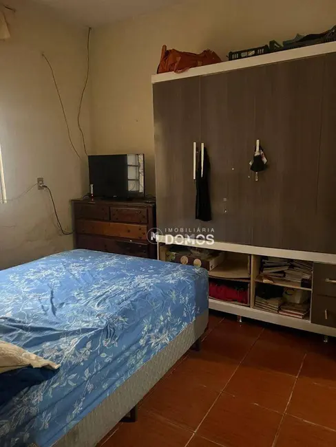 Foto 5 de Casa com 2 quartos à venda, 300m2 em Guaratingueta - SP
